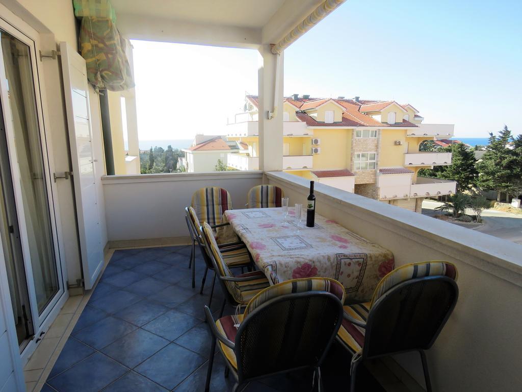 Apartments Party Новалья Экстерьер фото