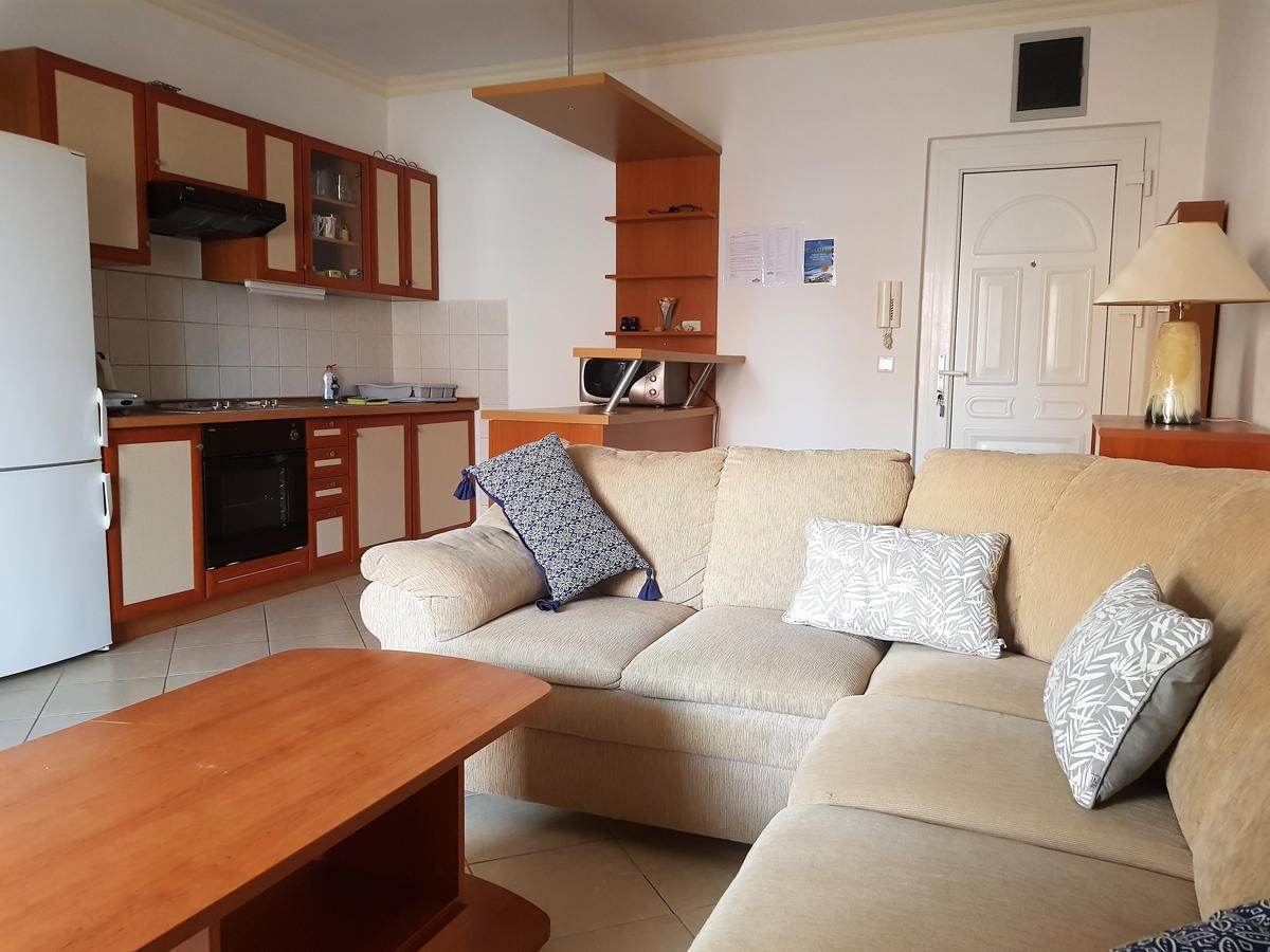 Apartments Party Новалья Экстерьер фото